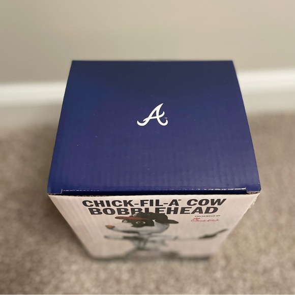 Atlanta Braves Chick-fil-A Cow Bobblehead SGA 2024 - New in Box - Picture 2 of 3
